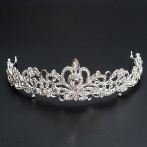 The Luxury Pearl Design Wedding Hair Crown